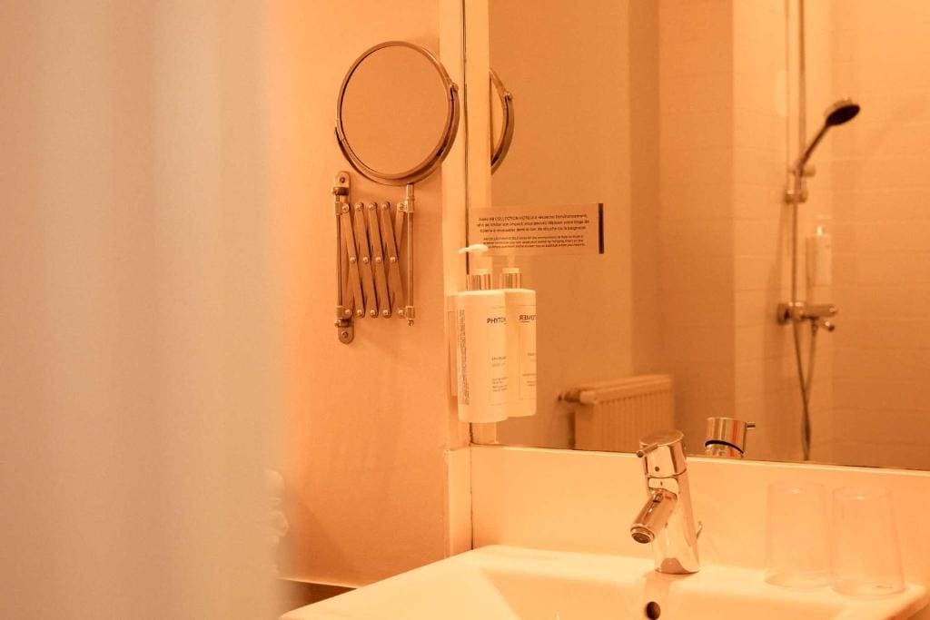 Standard Double Room - Cliff side - Disability Access room - Image 1
