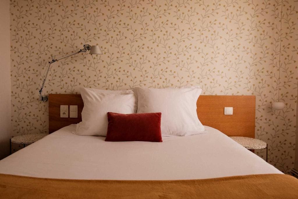 Standard Double Room - Cliff side - Disability Access room - Image 2