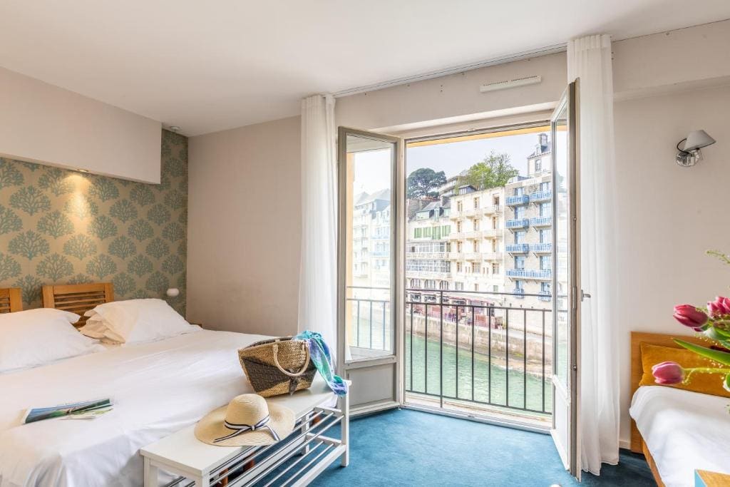 Superior Double Room with Sea View room - Image 1