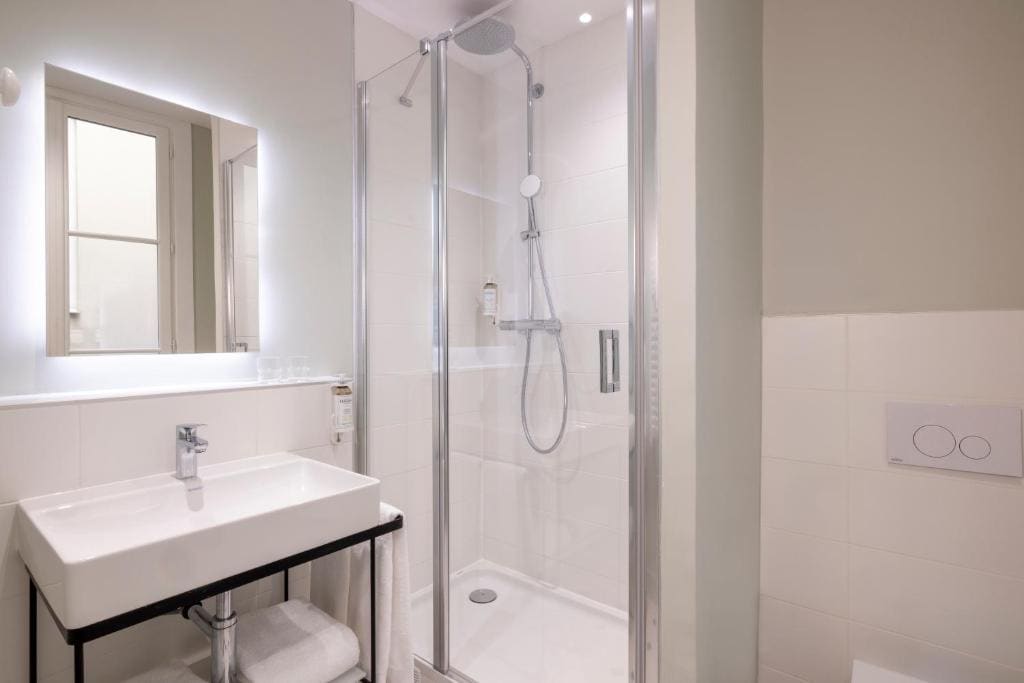 2 Superior Double Room connecting room - Image 2