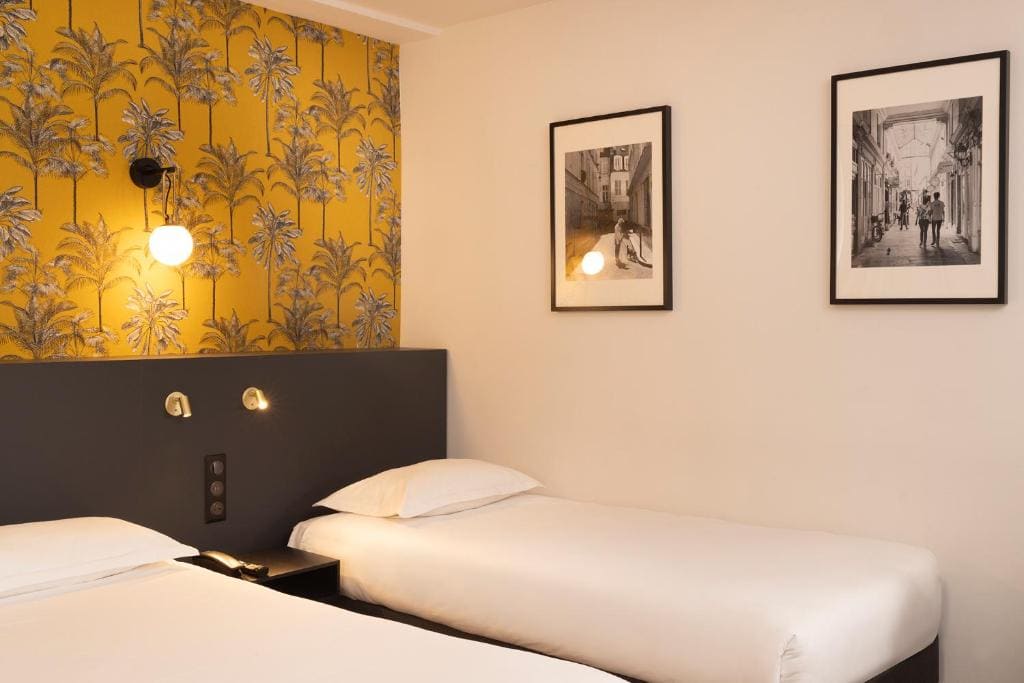 Superior Triple Room room - Image 2