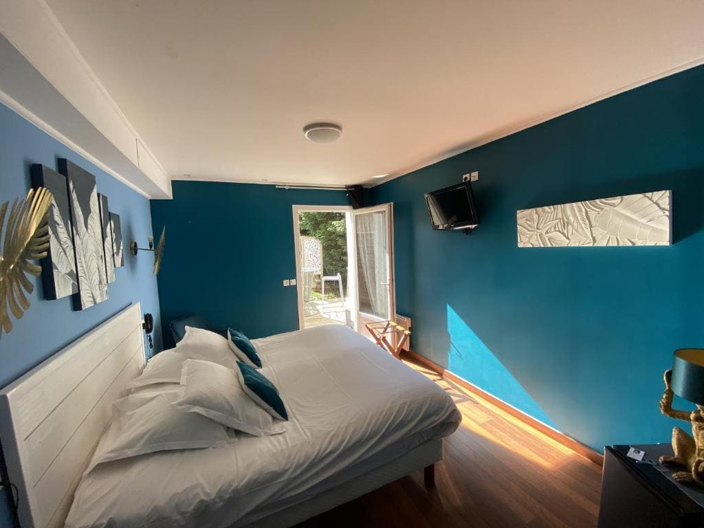 Suite with Sauna room - Image 2