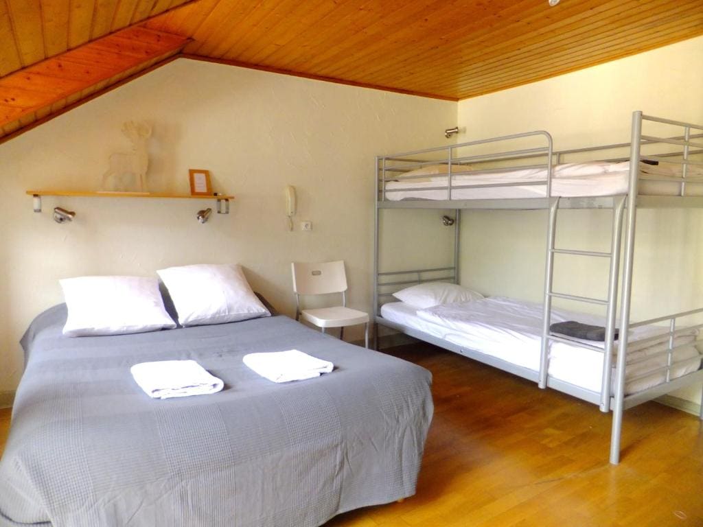 Standard Quadruple Room room - Image 2
