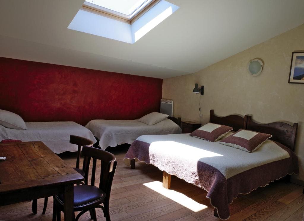 Family Room room - Image 3