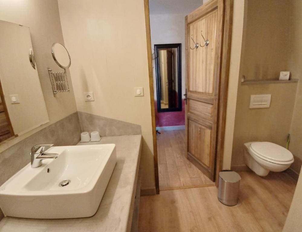 Large Double Room room - Image 3