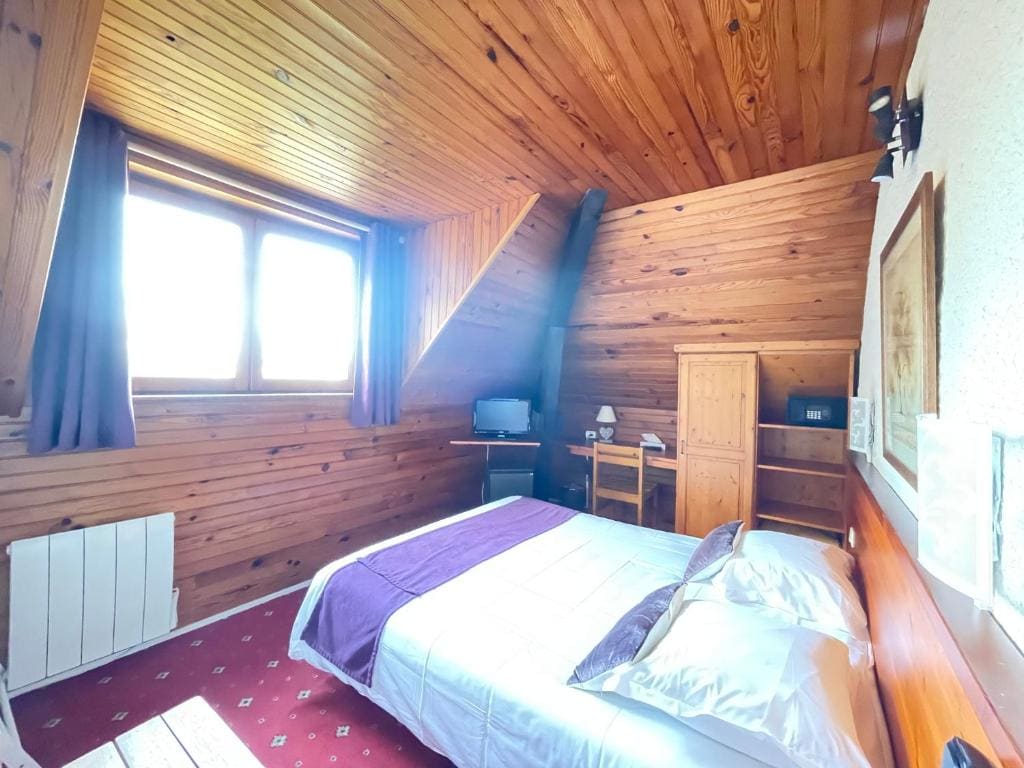 Classic Double Room - Lake Side room - Image 1
