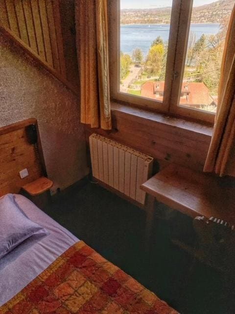 Family Room with Lake View room - Image 1