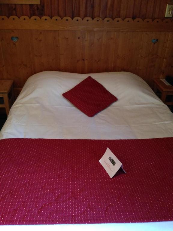 Standard Double Room - Forest Side room - Image 1