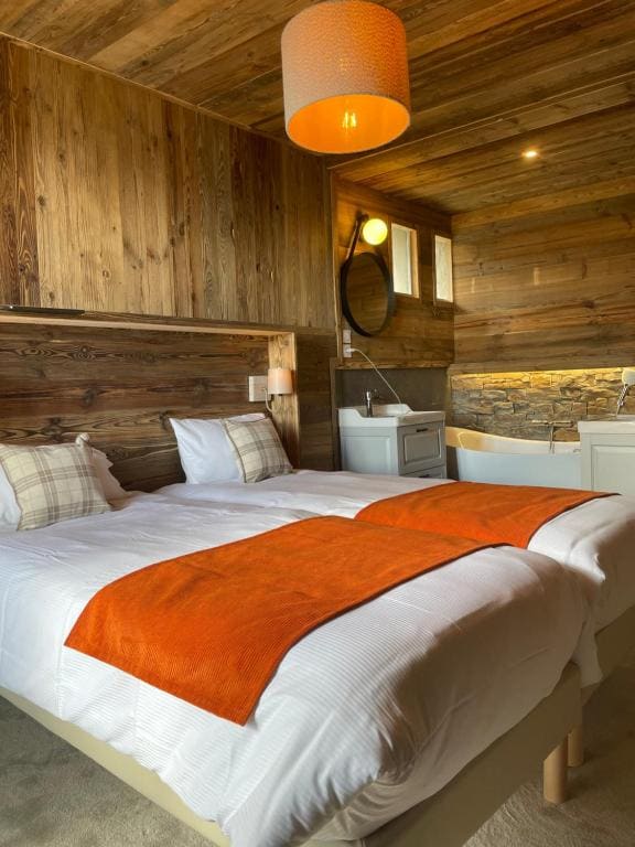 Deluxe Double or Twin Room room - Image 2