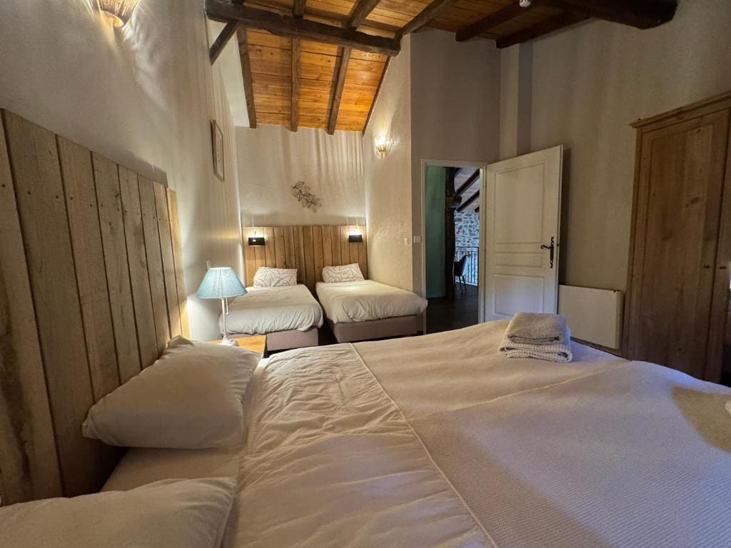 Apartment with Terrace room - Image 3