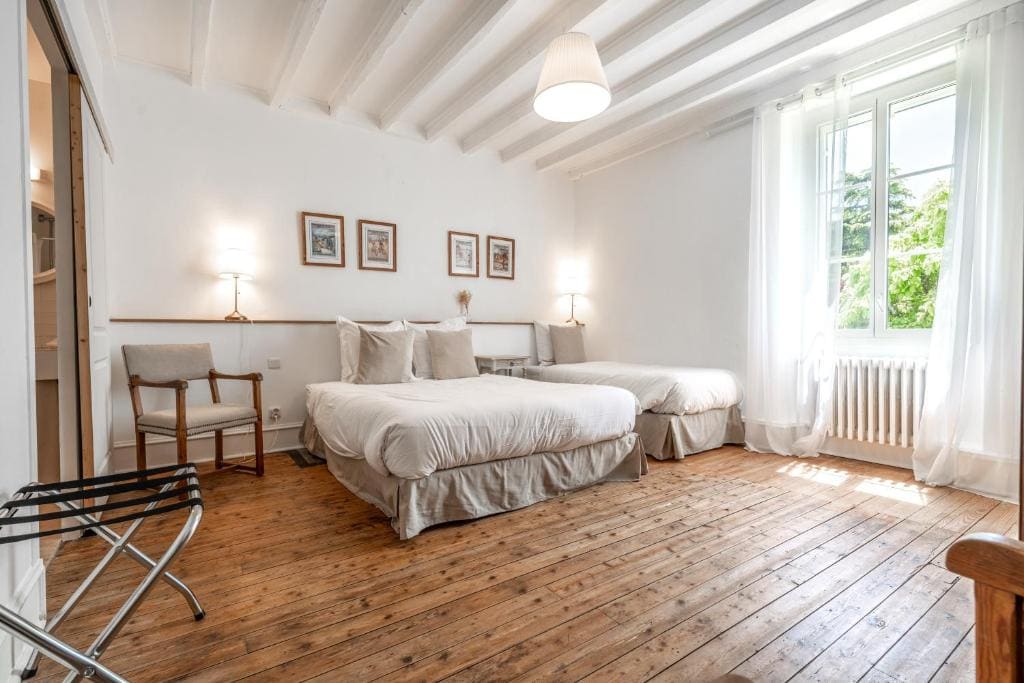 Triple Room with Shared Toilet room - Image 1