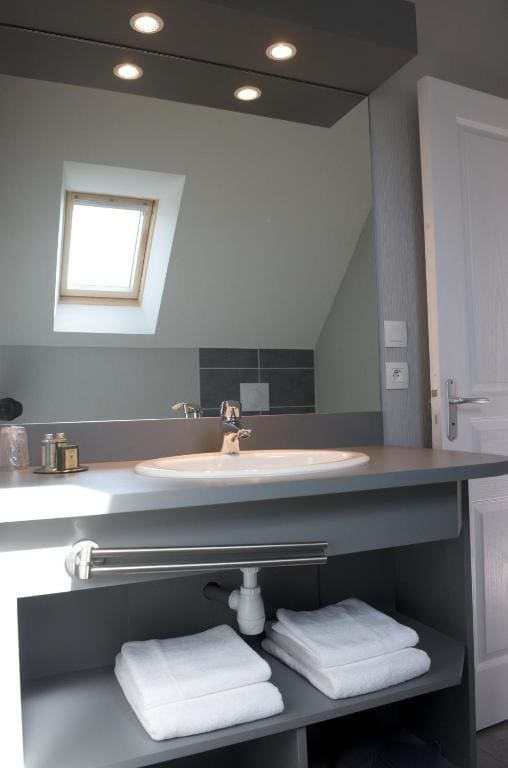 Comfort Triple Room room - Image 2