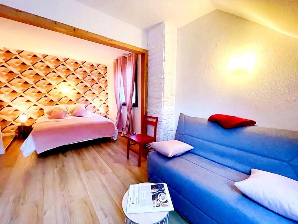 Double Room with Private Bathroom room - Image 1