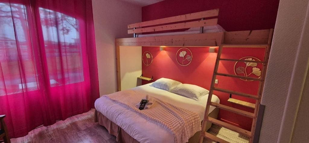 Standard Triple Room room - Image 3
