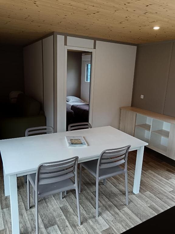 Two-Bedroom Cottage Privilege 4 people room - Image 1