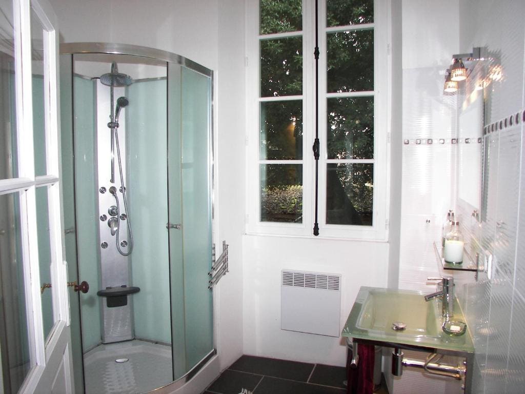 Deluxe Room room - Image 2