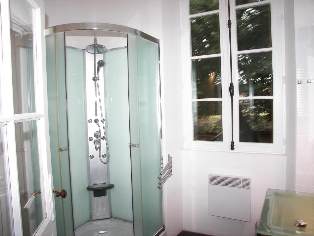 Deluxe Room room - Image 3
