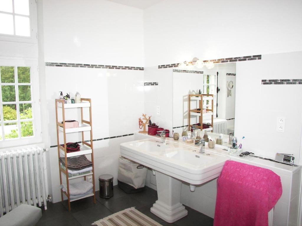 Mixed Dormitory Room room - Image 1