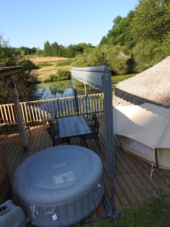 Tent room - Image 2