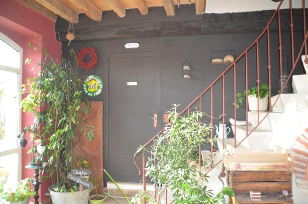 Quadruple Room with Private Bathroom room - Image 2