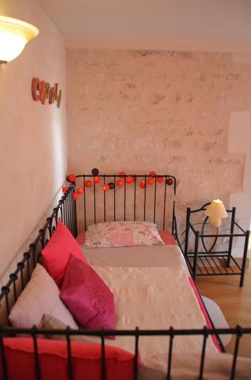 Triple Room with Private Bathroom room - Image 2