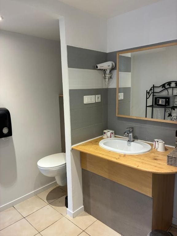 Quadruple Room room - Image 1