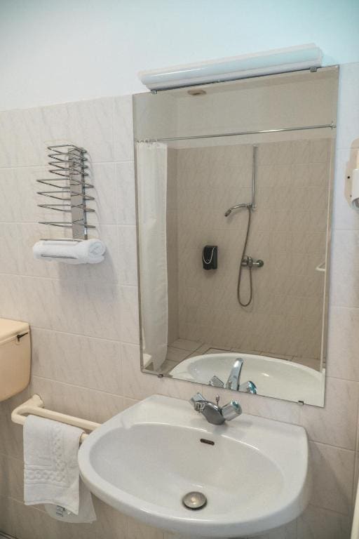 Double Room - Disability Access room - Image 2