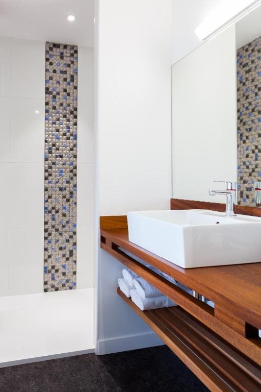 Double or Twin Room with Side Sea View room - Image 2