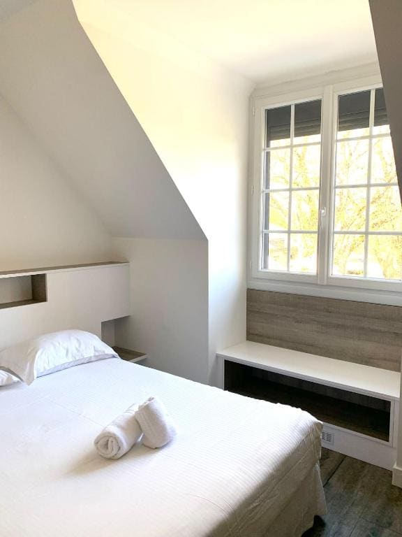 Comfort Double Room with air-con room - Image 3