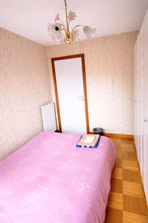 Room room - Image 1