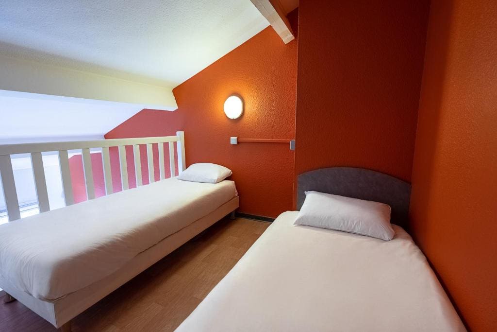 Family Room room - Image 1