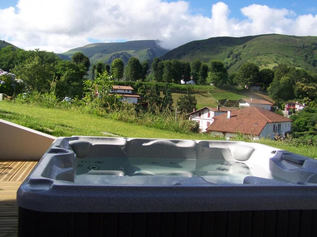 Deluxe Double Room with Balcony room - Image 1