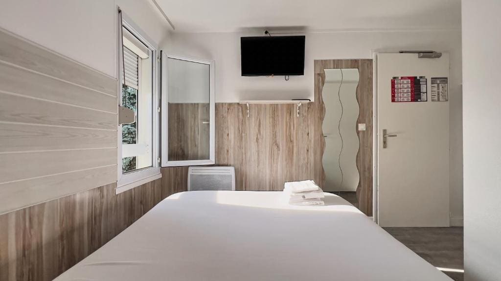 Standard Double Room room - Image 3