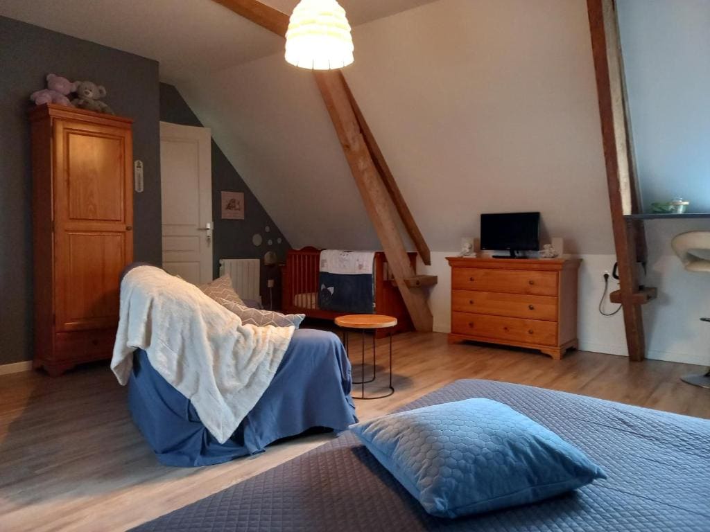 Quadruple Room with Private Bathroom room - Image 1