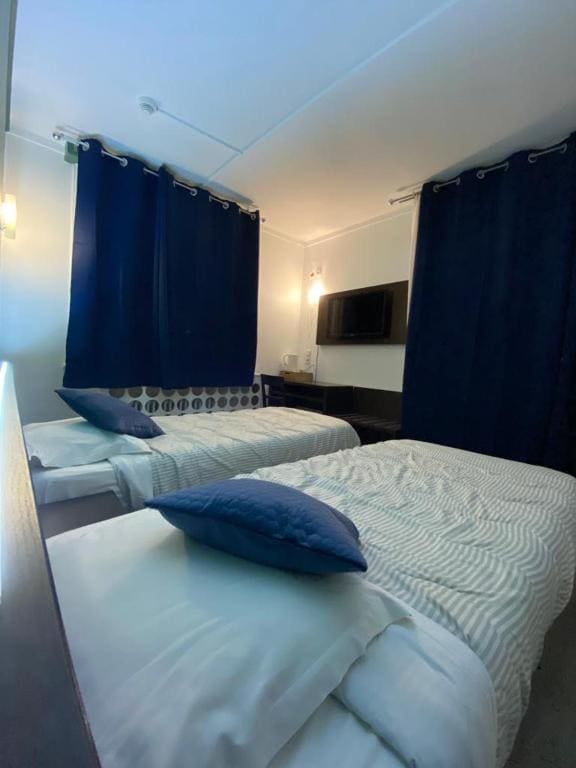 Twin Room room - Image 1