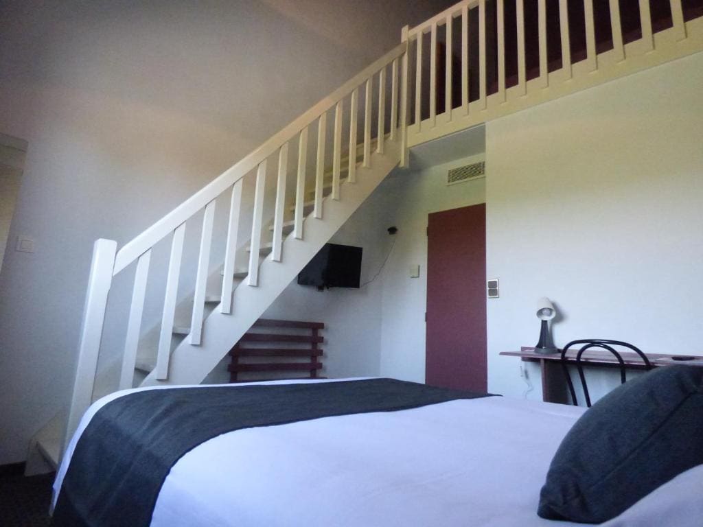 Duplex Quadruple Room room - Image 3
