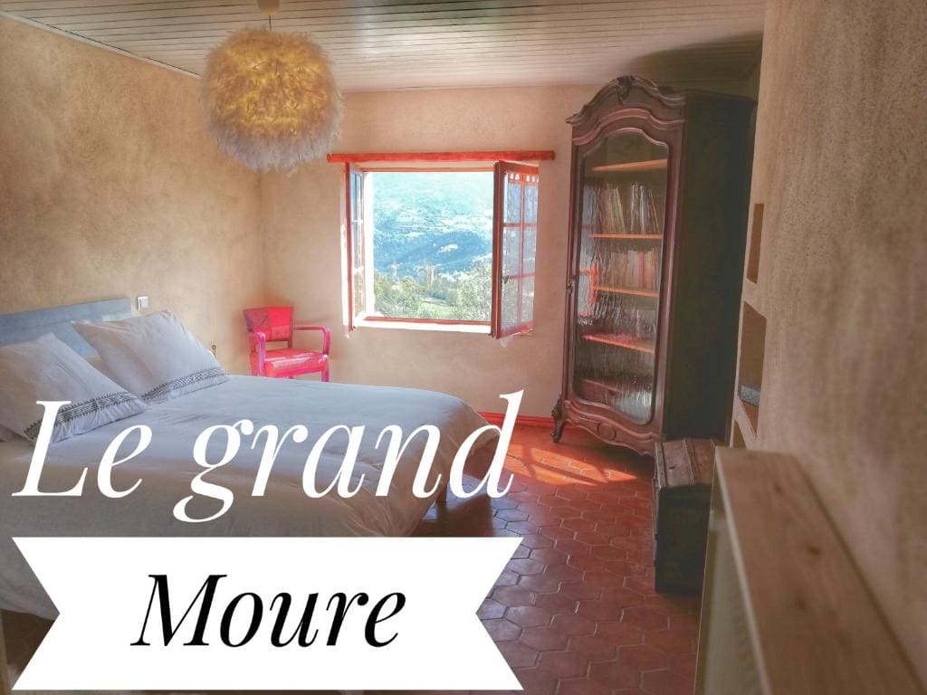 Double Room with Mountain View room - Image 3