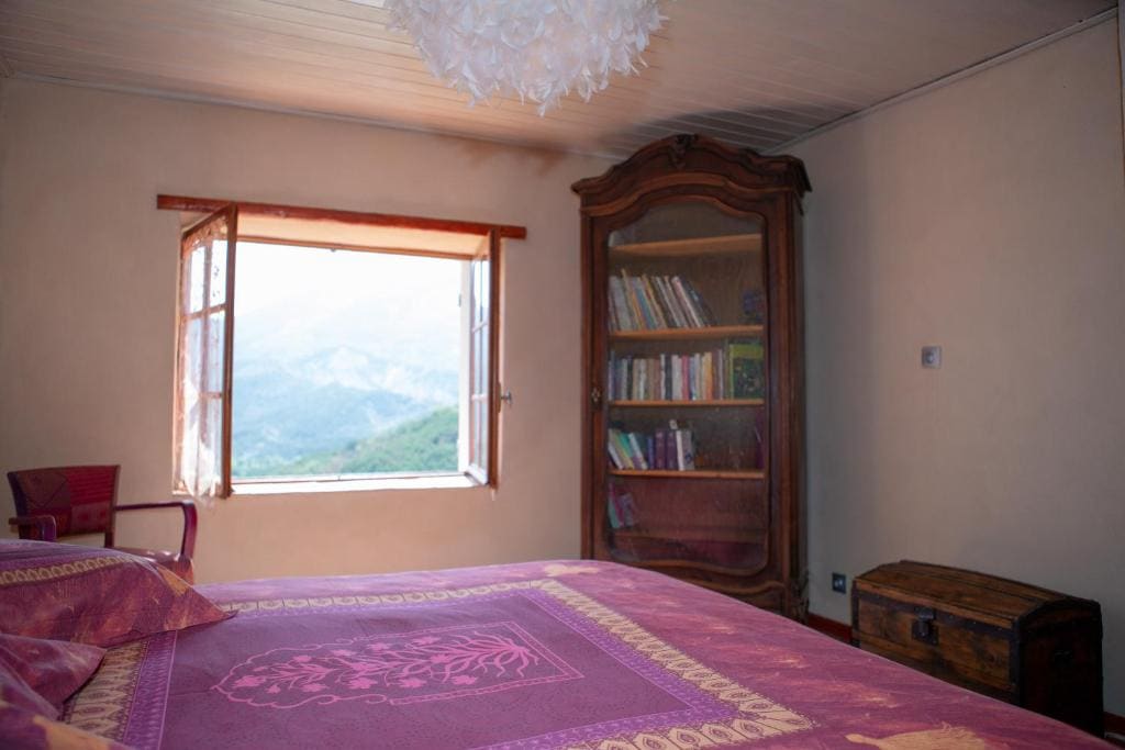 Double Room with Mountain View room - Image 1