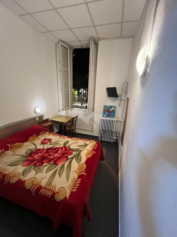 Double Room with Private Bathroom room - Image 3