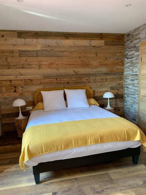 Double Room with Mountain View room - Image 2