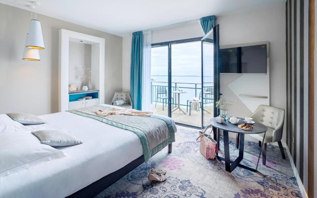Comfort Room with Sea View room - Image 2