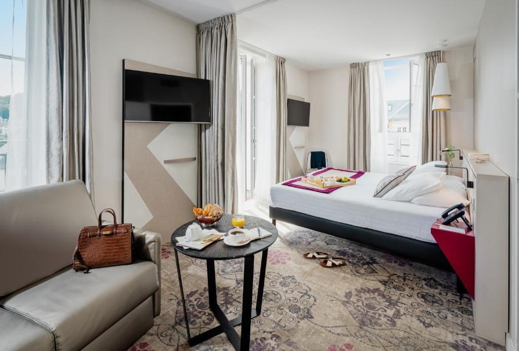 Premium Suite room - Image 1