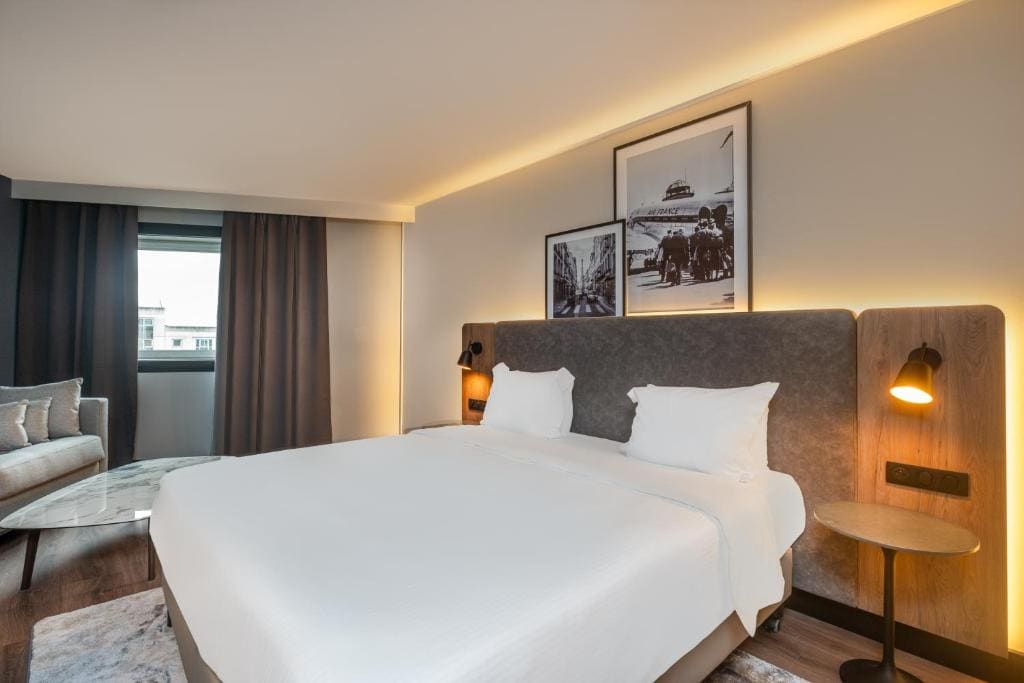 Superior Triple Room room - Image 2