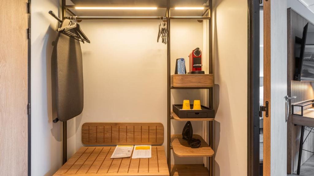 Standard King Room room - Image 2
