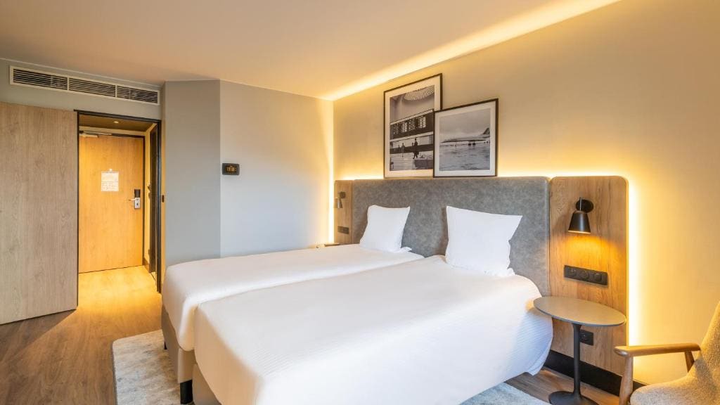 Standard Twin Room room - Image 1