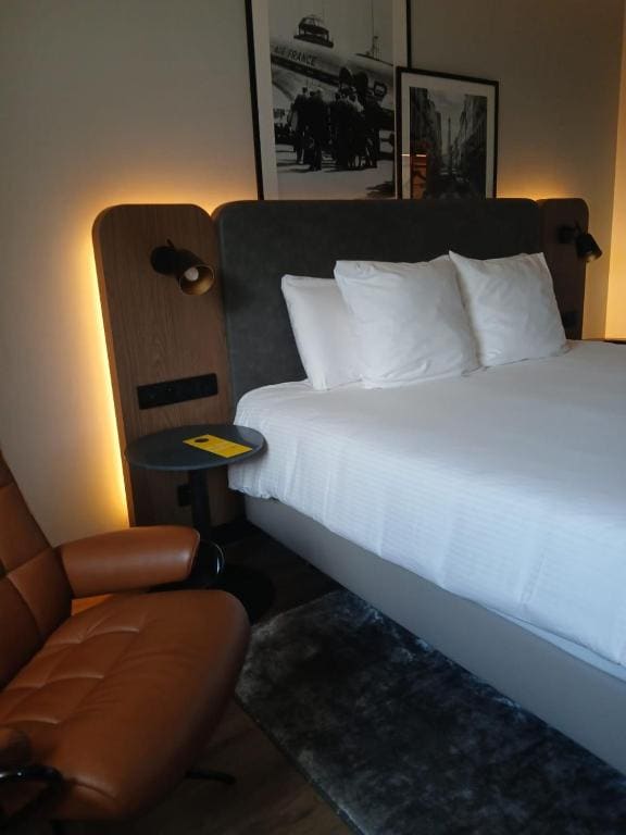 Superior Triple Room room - Image 1