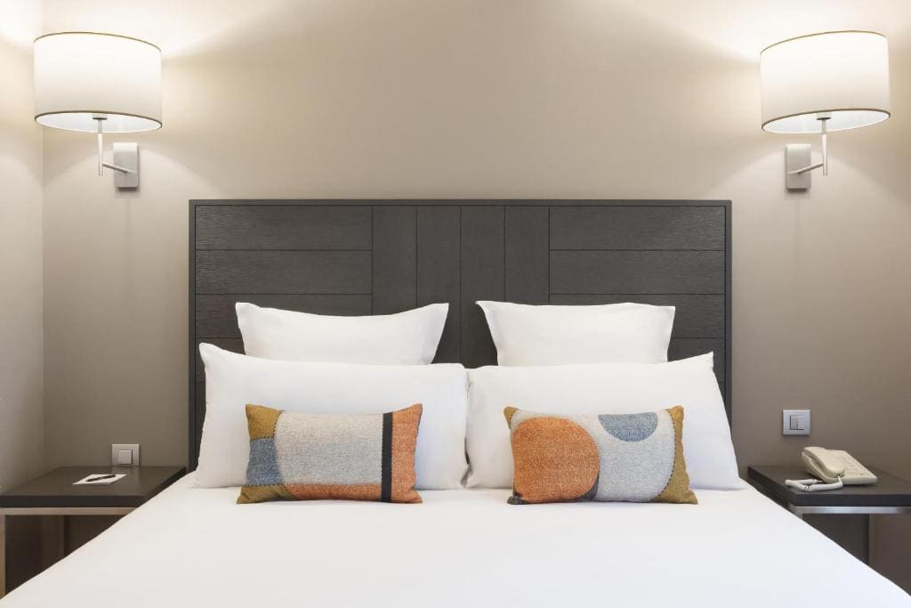 Standard Double Room - Non-Smoking room - Image 3