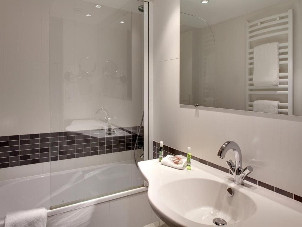 Double or Twin Room with City View room - Image 2