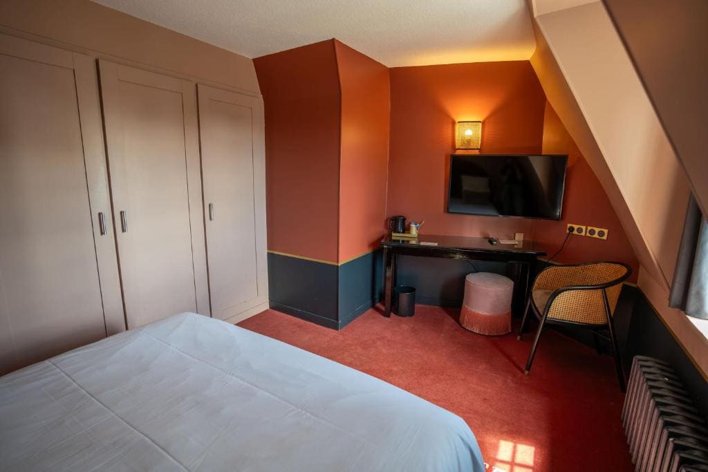Family Room room - Image 2