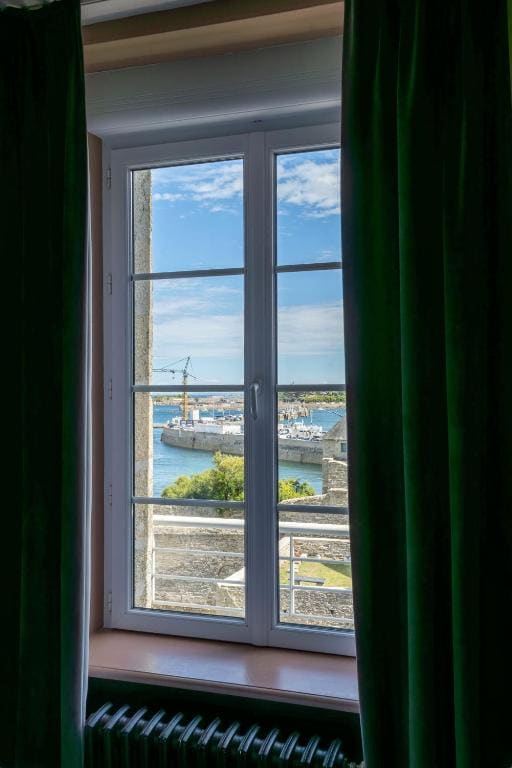 Standard Double Room with Harbour View room - Image 1